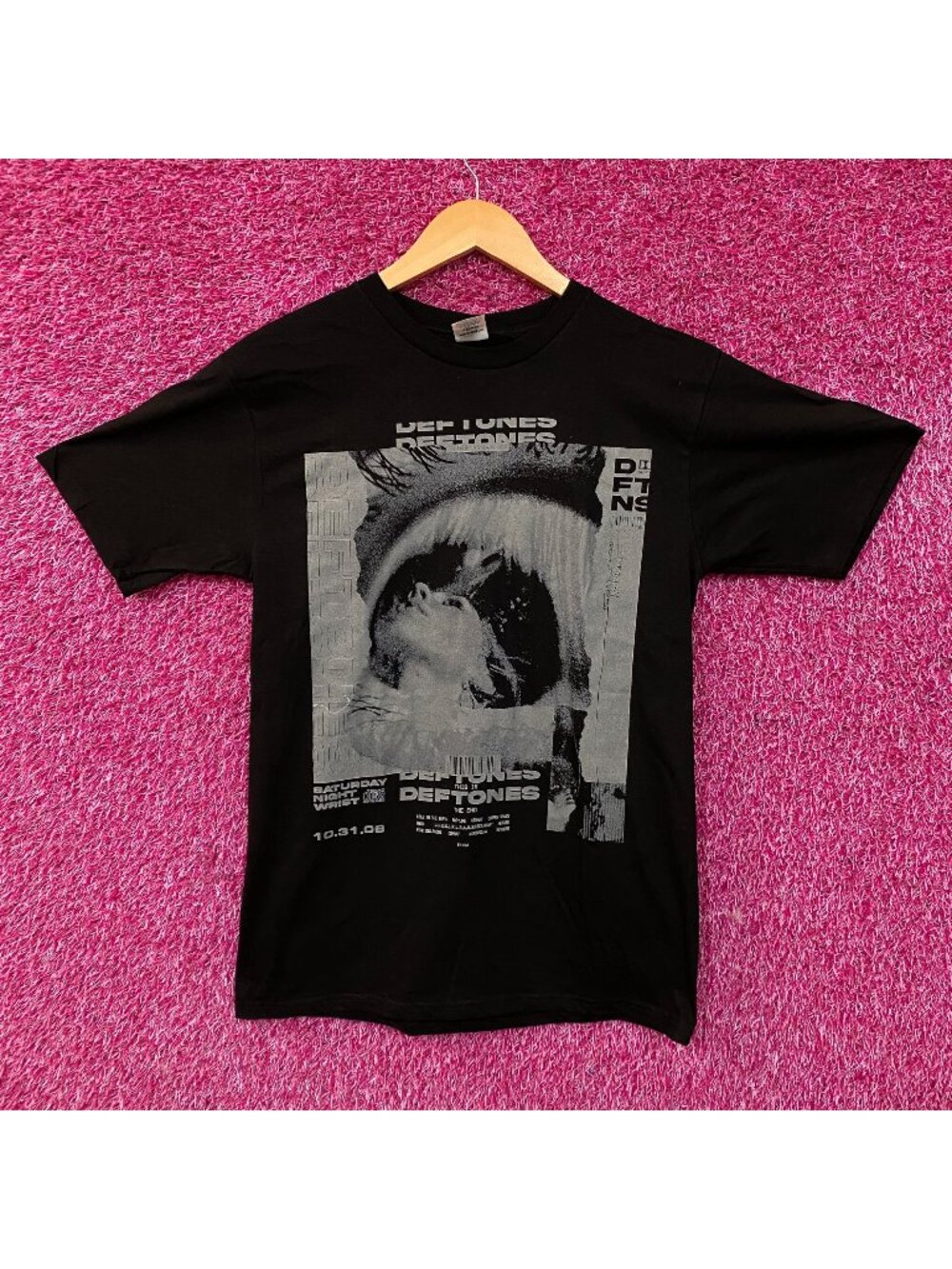 Deftones Saturday Night Wrist 10.31.06. Album Art Alternative Metal T-Shirt Medi